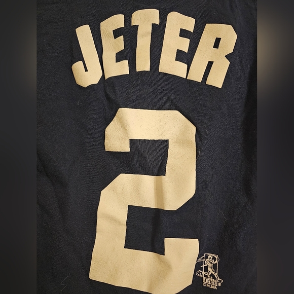 New York Yankees Derek Jeter #2 kids T-shirt.  Size: S. - Picture 3 of 5